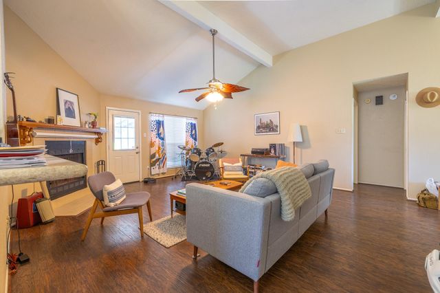 421 Indianmeadow Drive, League City, TX 77573
