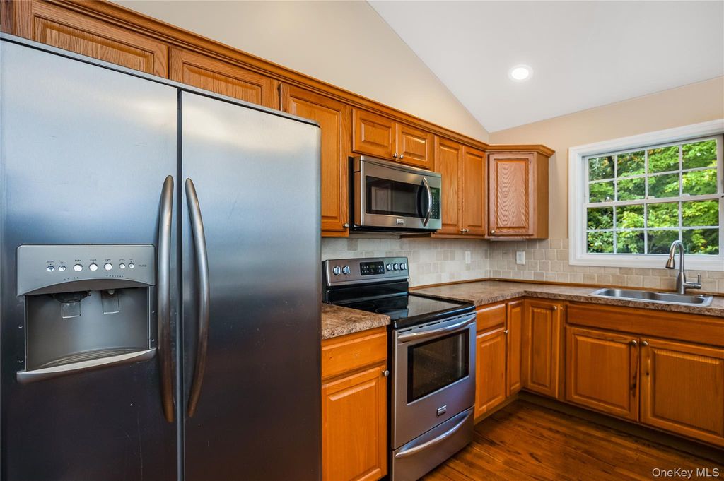 107 Sheep Pasture Road, Port Jefferson, NY 11777 — photo 4
