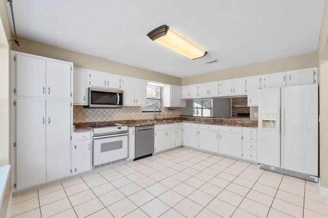 519 Matthew Street, Niceville, FL 32578