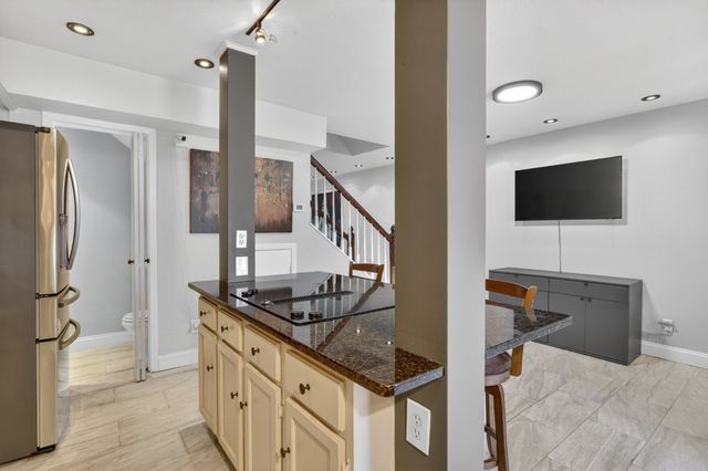 7175 Fair Oaks Avenue 55, Dallas, TX 75231