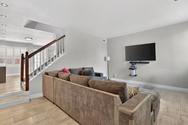 7175 Fair Oaks Avenue 55, Dallas, TX 75231