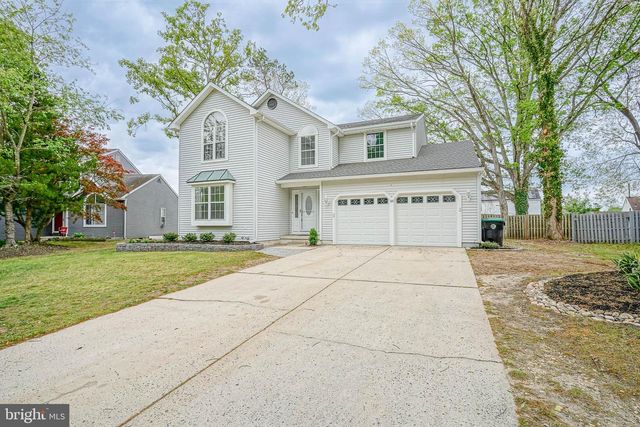 18 BREARLY DR, Sicklerville, NJ 08081