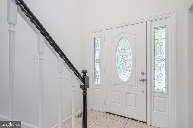 18 BREARLY DR, Sicklerville, NJ 08081
