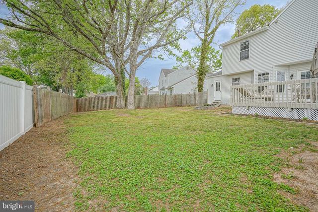 18 BREARLY DR, Sicklerville, NJ 08081
