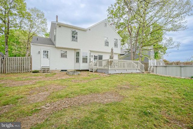 18 BREARLY DR, Sicklerville, NJ 08081