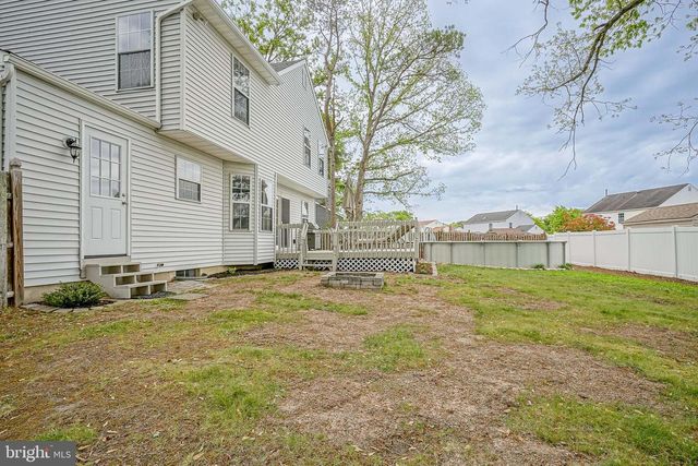 18 BREARLY DR, Sicklerville, NJ 08081