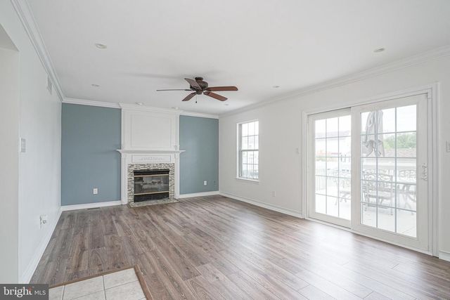 18 BREARLY DR, Sicklerville, NJ 08081