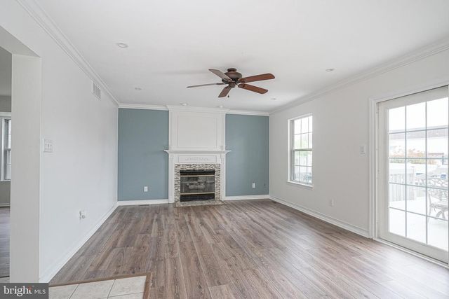 18 BREARLY DR, Sicklerville, NJ 08081