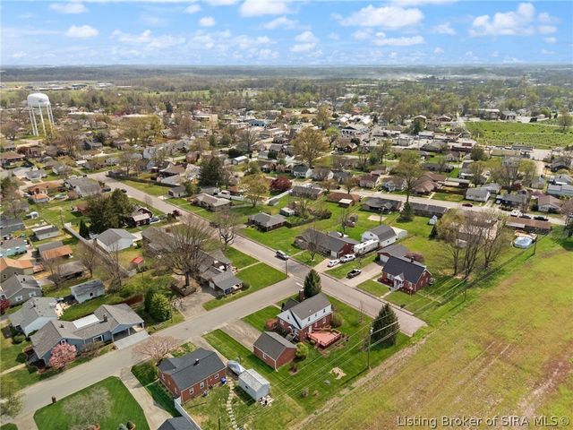 403 South Street, Sellersburg, IN 47172