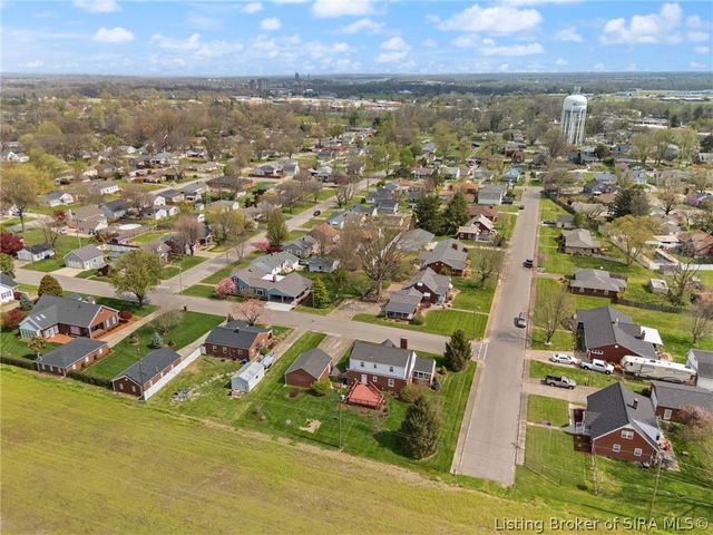 403 South Street, Sellersburg, IN 47172