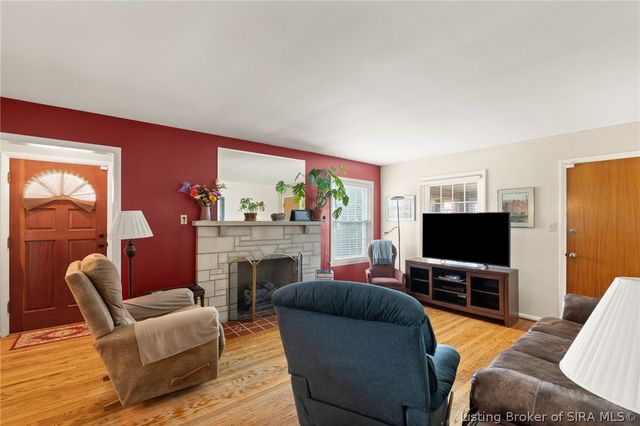 403 South Street, Sellersburg, IN 47172