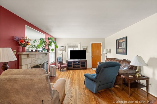 403 South Street, Sellersburg, IN 47172