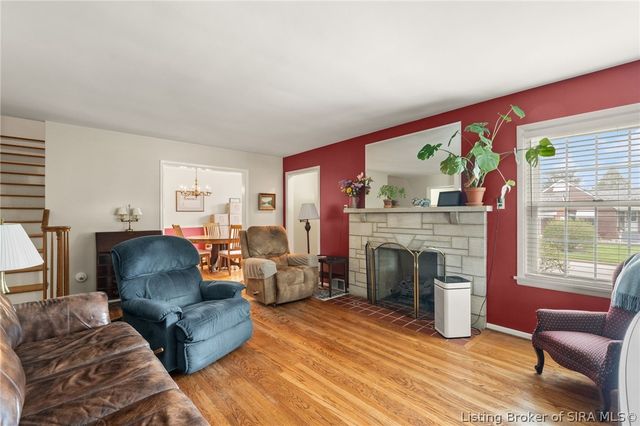 403 South Street, Sellersburg, IN 47172