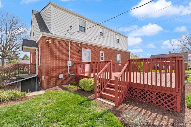 403 South Street, Sellersburg, IN 47172