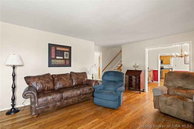 403 South Street, Sellersburg, IN 47172