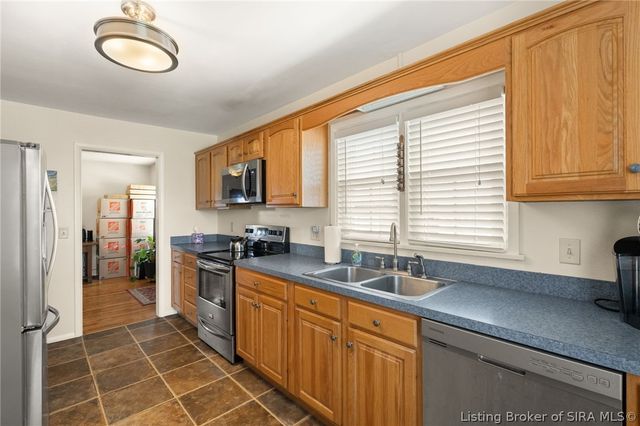 403 South Street, Sellersburg, IN 47172