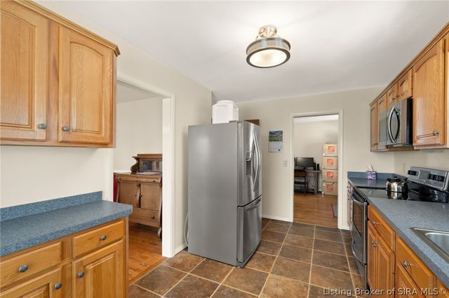 403 South Street, Sellersburg, IN 47172