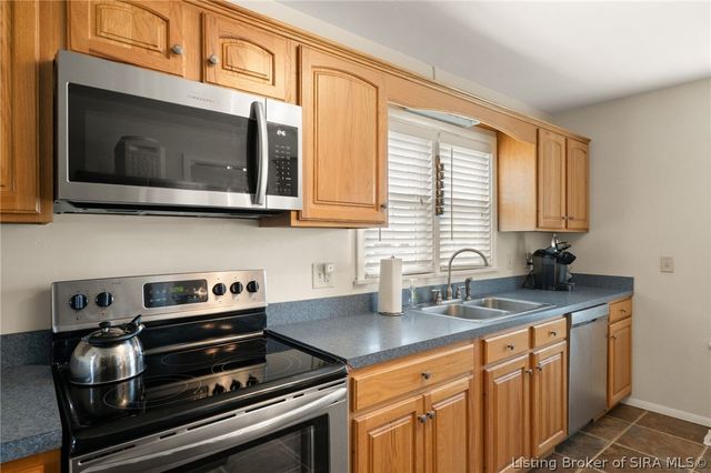 403 South Street, Sellersburg, IN 47172