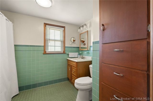 403 South Street, Sellersburg, IN 47172