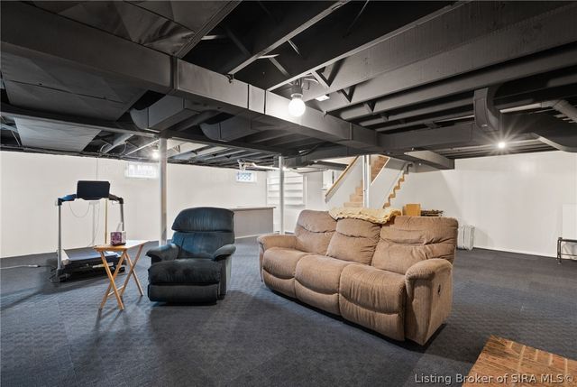 403 South Street, Sellersburg, IN 47172