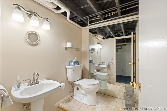 403 South Street, Sellersburg, IN 47172