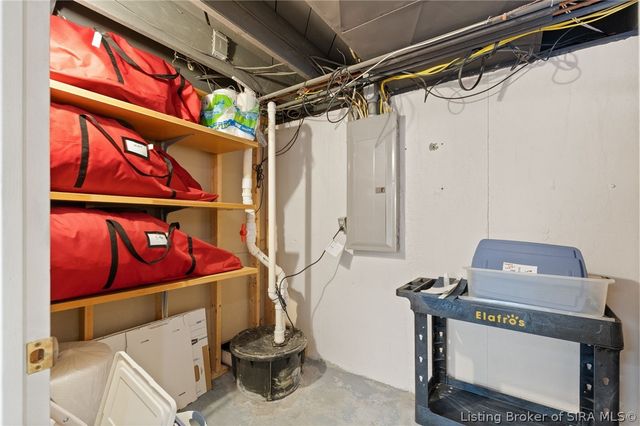 403 South Street, Sellersburg, IN 47172