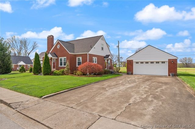 403 South Street, Sellersburg, IN 47172