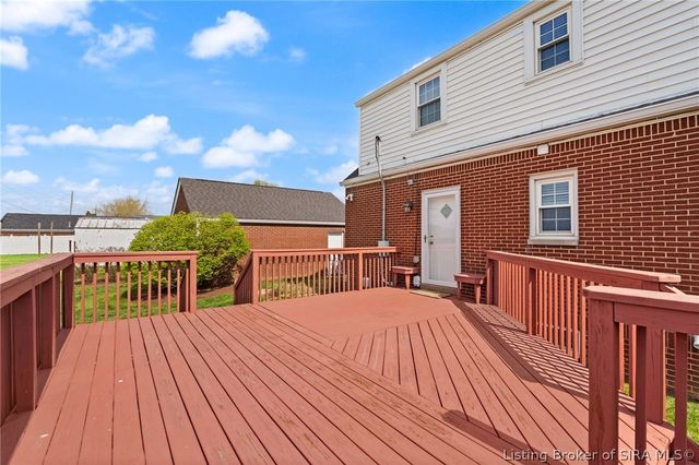 403 South Street, Sellersburg, IN 47172