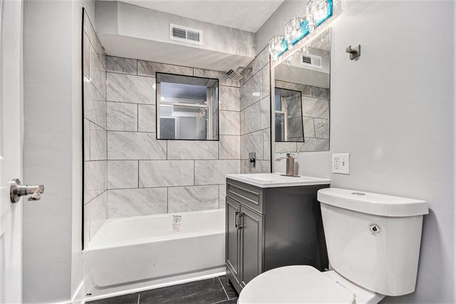 4636 W Erie Street, Chicago, IL 60644