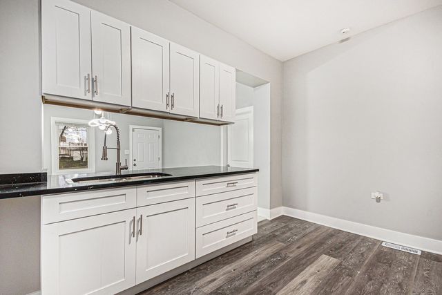 4636 W Erie Street, Chicago, IL 60644