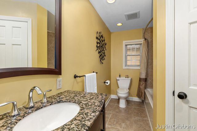 1708 Hiawatha Road SE, Grand Rapids, MI 49506
