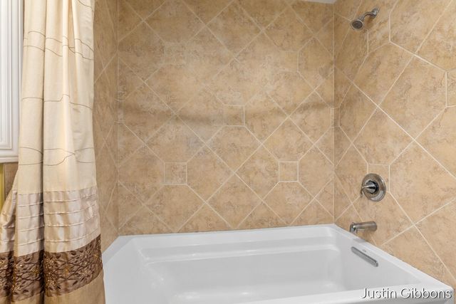 1708 Hiawatha Road SE, Grand Rapids, MI 49506