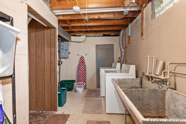 1708 Hiawatha Road SE, Grand Rapids, MI 49506