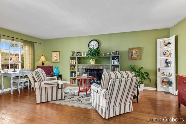 1708 Hiawatha Road SE, Grand Rapids, MI 49506