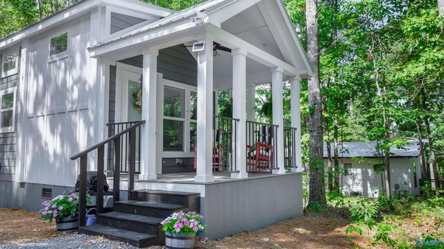 608 County Road 642, Mentone, AL 35984