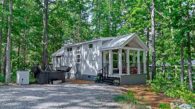 608 County Road 642, Mentone, AL 35984