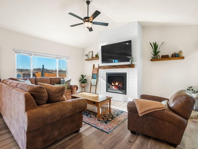 1880 E Fox Glove Ln, Milliken, CO 80543