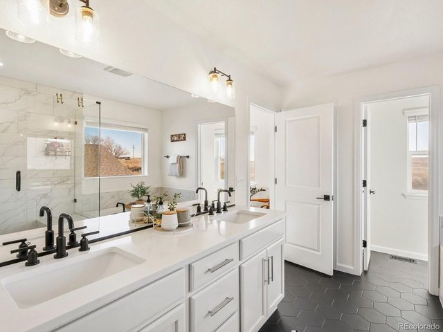 1880 E Fox Glove Ln, Milliken, CO 80543