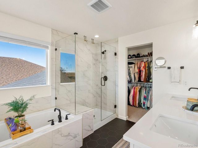 1880 E Fox Glove Ln, Milliken, CO 80543