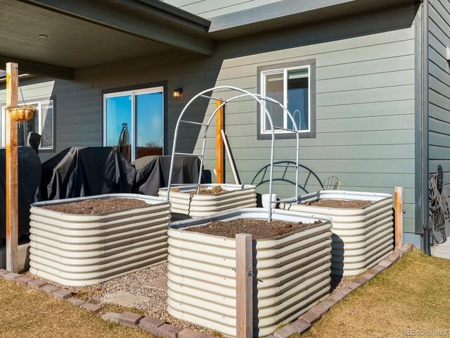 1880 E Fox Glove Ln, Milliken, CO 80543