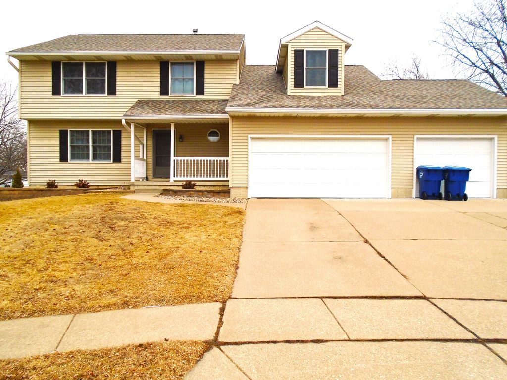 4409 Regency Place, Davenport, IA 52806
