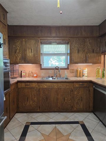 2505 Mary Avenue, Pearland, TX 77581