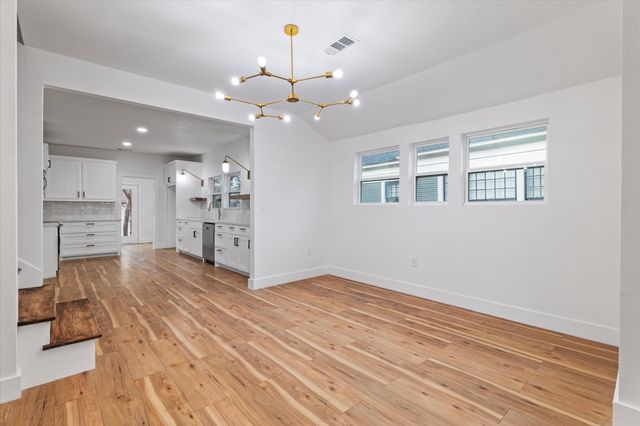 1516 S Adams Street, Fort Worth, TX 76104