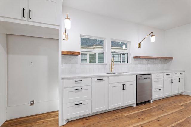 1516 S Adams Street, Fort Worth, TX 76104