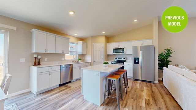 2204 23rd Ave NW, Minot, ND 58703