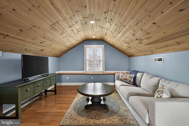 154 MONTAGUE AVE, Winchester, VA 22601