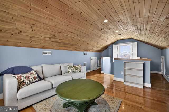 154 MONTAGUE AVE, Winchester, VA 22601