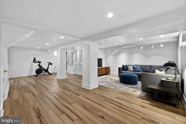 154 MONTAGUE AVE, Winchester, VA 22601