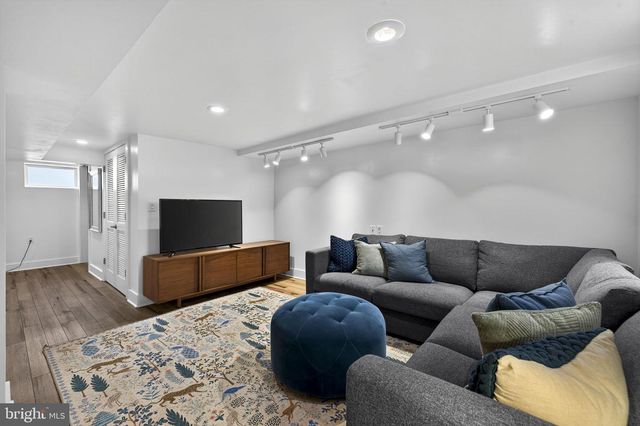 154 MONTAGUE AVE, Winchester, VA 22601