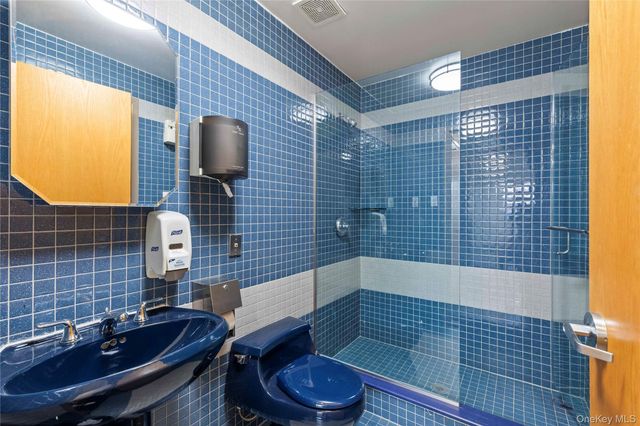 12-19 37th Avenue, Long Island City, NY 11101